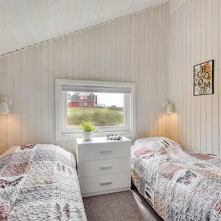 Thrond - 200m From The Sea By Interhome