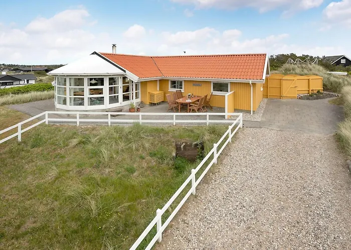 Thrond - 200m From The Sea By Interhome