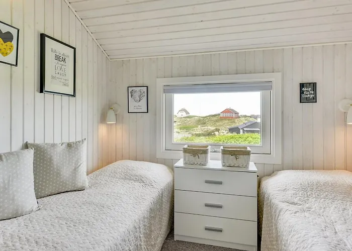 Thrond - 200m From The Sea By Interhome